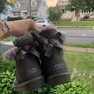 Gray Short Bow Uggs size 7